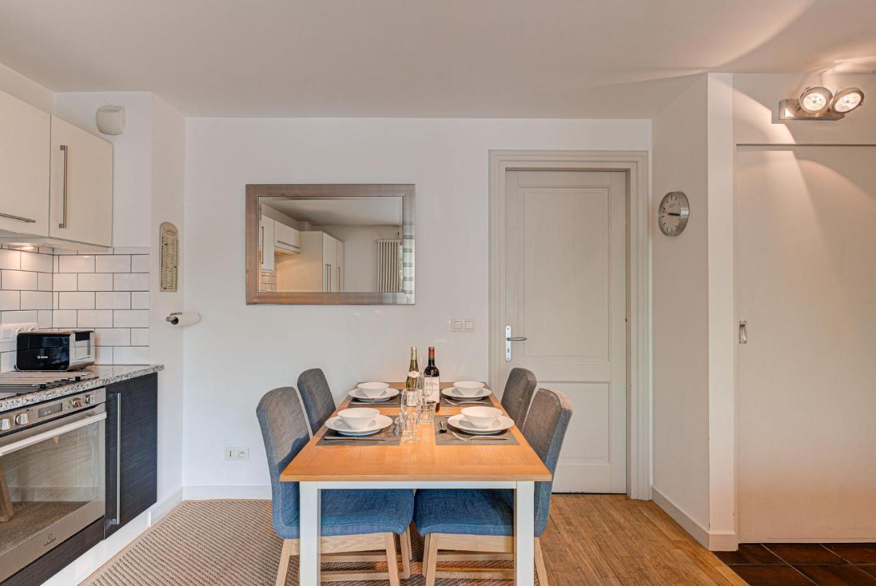 Apartment Cosmiques - Alpes Travel - Central Chamonix - Sleeps 4 Экстерьер фото