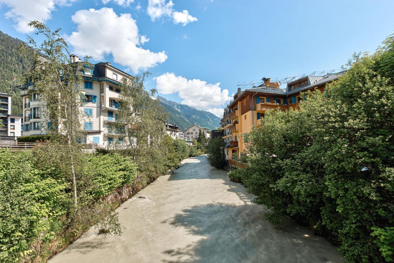 Apartment Cosmiques - Alpes Travel - Central Chamonix - Sleeps 4 Экстерьер фото